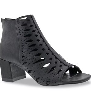 Bellini Women’s Jist Bootie . 
Size 9